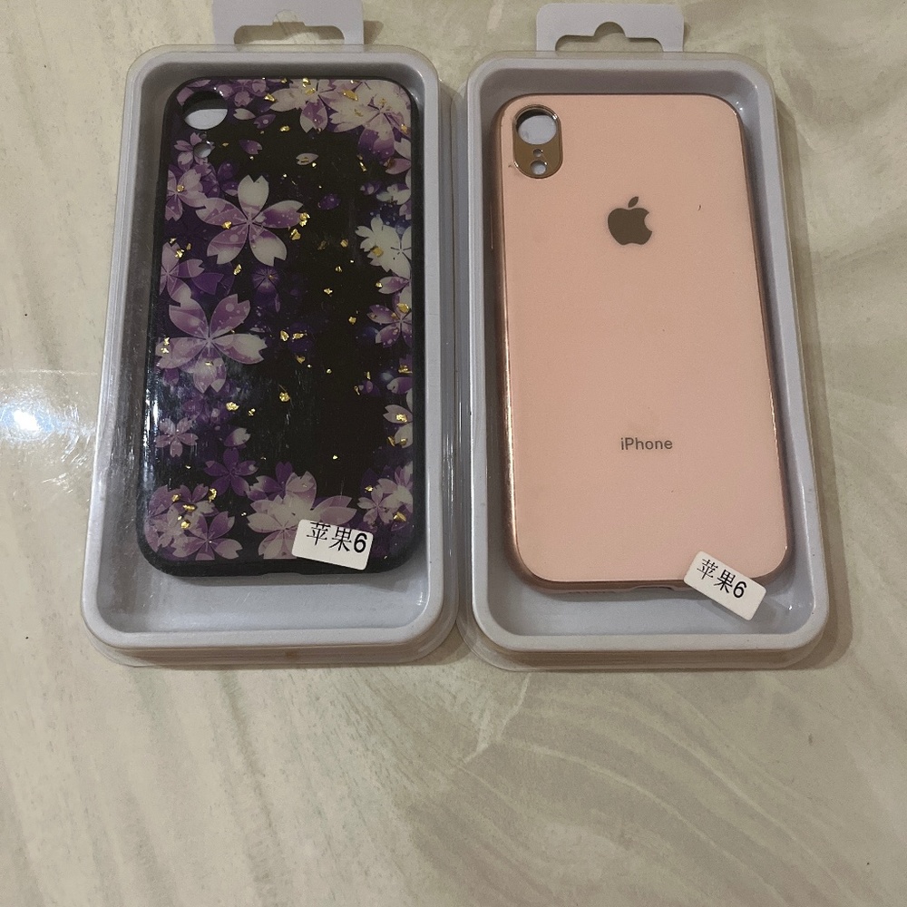 Two IPhone 6 cases